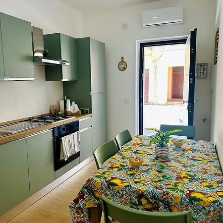 Domus Semesterbostad
